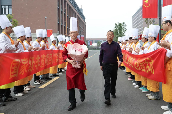 大师进校园 匠心促成长   共筑未来新篇章